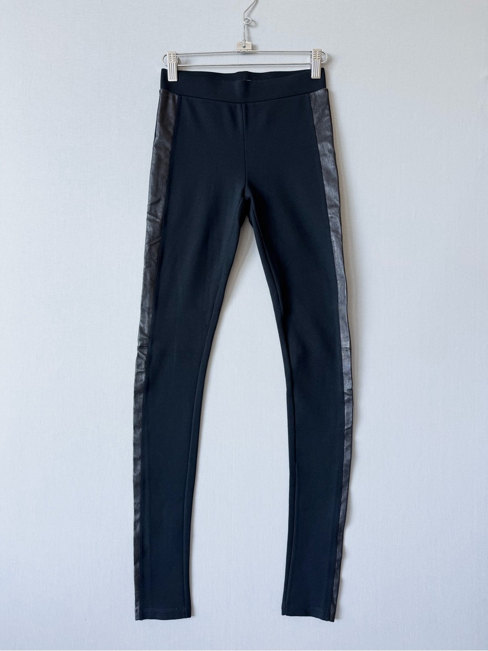 Alice + Olivia Black Leggings with Leather Side Panels - Made in New York - XS